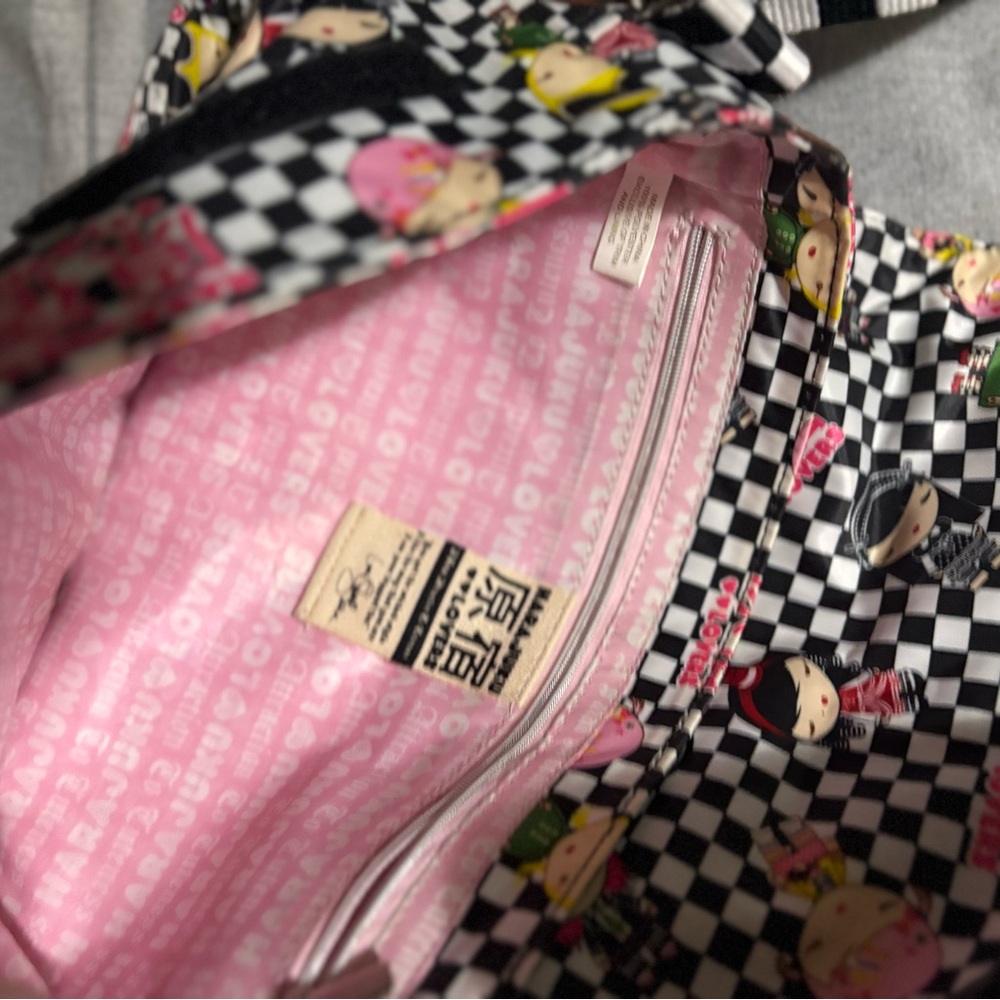Harajuku Lovers Green and Pink Fashion Bags - Picture 8 of 8